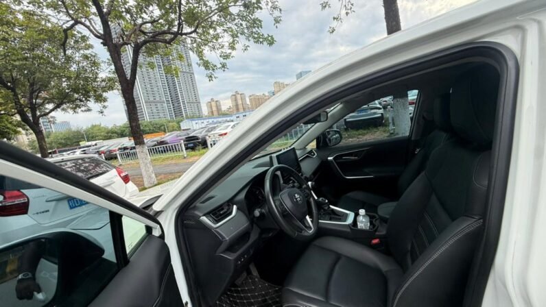
								Toyota RAV4 2.0L Turbo full									